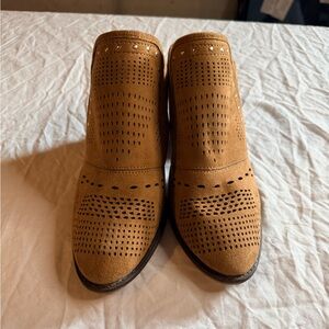 Maurice’s Women's Tan Slides